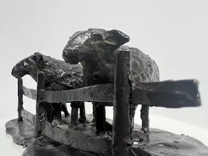 Adri de Waard - Bronzen sculptuur | 'Schaapjes achter een hek' kopen? Bied vanaf 1!