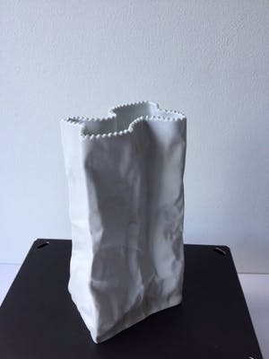 Tapio Wirkkala - Papieren Zak Vaas biscuit (mat) porselein voor Rosenthal h 22,5 cm kopen? Bied vanaf 69!