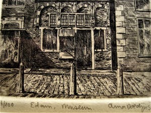 Anna Doedijns - Fraaie droge naald Ets "Museum Edam - Damstraat 8 " gesigneerd kopen? Bied vanaf 10!