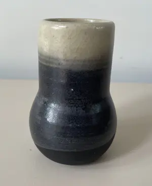 Mobach Keramiek - Schoorsteenvaasje ontwerp Joke Stroes kopen? Bied vanaf 28!