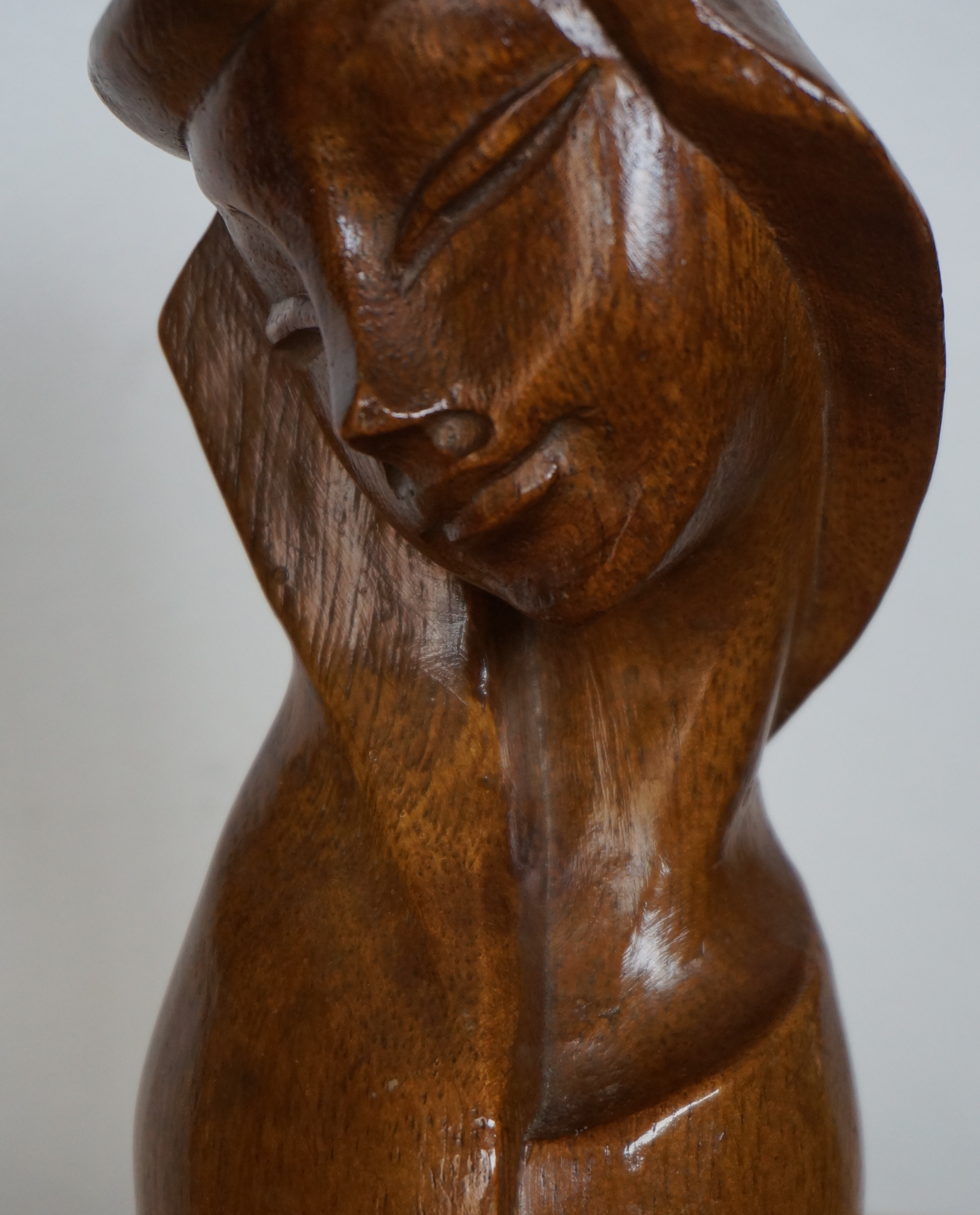 Niet of onleesbaar gesigneerd - Vrouwenkopje (Madonna?) kopen? Bied vanaf 1!