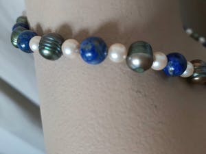 Niet of onleesbaar gesigneerd - Collier van lapis lazuli,parels,koraal,Murano glas,zilver 925 kopen? Bied vanaf 1!