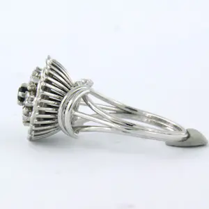 18k witgouden ring bezet met saffier en single cut geslepen diamanten tot. 0,25c kopen? Bied vanaf 750!