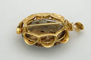 18K Goud - Klassiek 18 Krt gouden montuur met grote (ca 85ct!!) rook-kwarts edelsteen kopen? Bied vanaf 340!