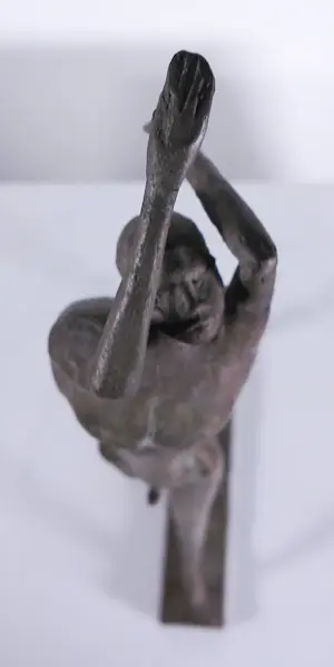 Piet van Heerden - Bronzen sculptuur, Jongensfiguur kopen? Bied vanaf 700!