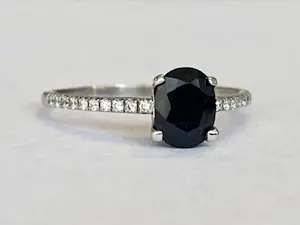 18 Kt. Witgouden Diana Ring met 1,00 Karaat Saffier en Diamanten kopen? Bied vanaf 550!