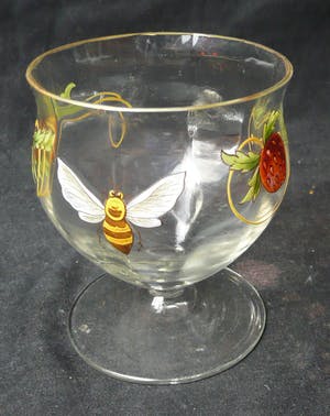 Niet of onleesbaar gesigneerd - Henkelbecher des Biedermeier aus Glas, um 1850, handbemalt kopen? Bied vanaf 1!