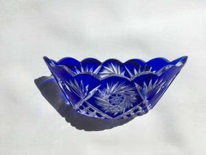 Niet of onleesbaar gesigneerd - Boheems kobaltblauw glasobject kopen? Bied vanaf 1!