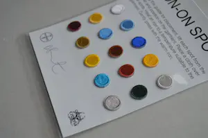 Damien Hirst - Iron on spots kopen? Bied vanaf 75!
