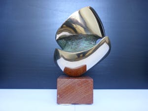 Brons (Onbekend) - Zeer mooie abstracte sculptuur in gepolijst brons. kopen? Bied vanaf 125!