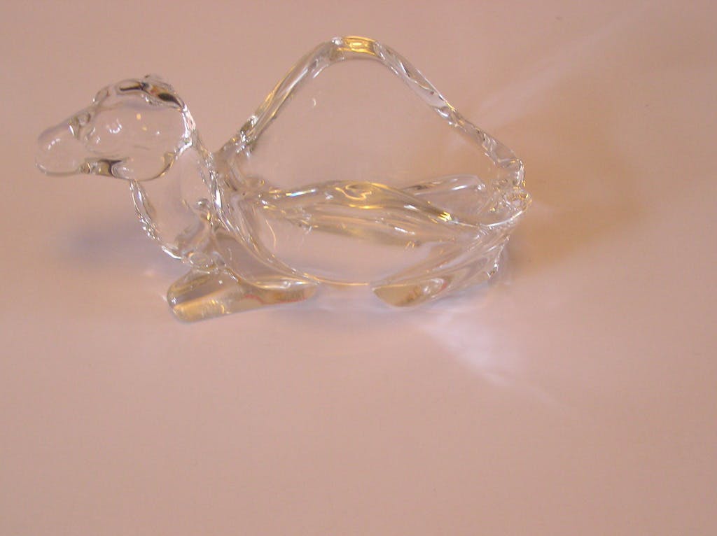 Niet of onleesbaar gesigneerd - Lot Bayel Cristal asbak en ART Vannes asbak kopen? Bied vanaf 1!