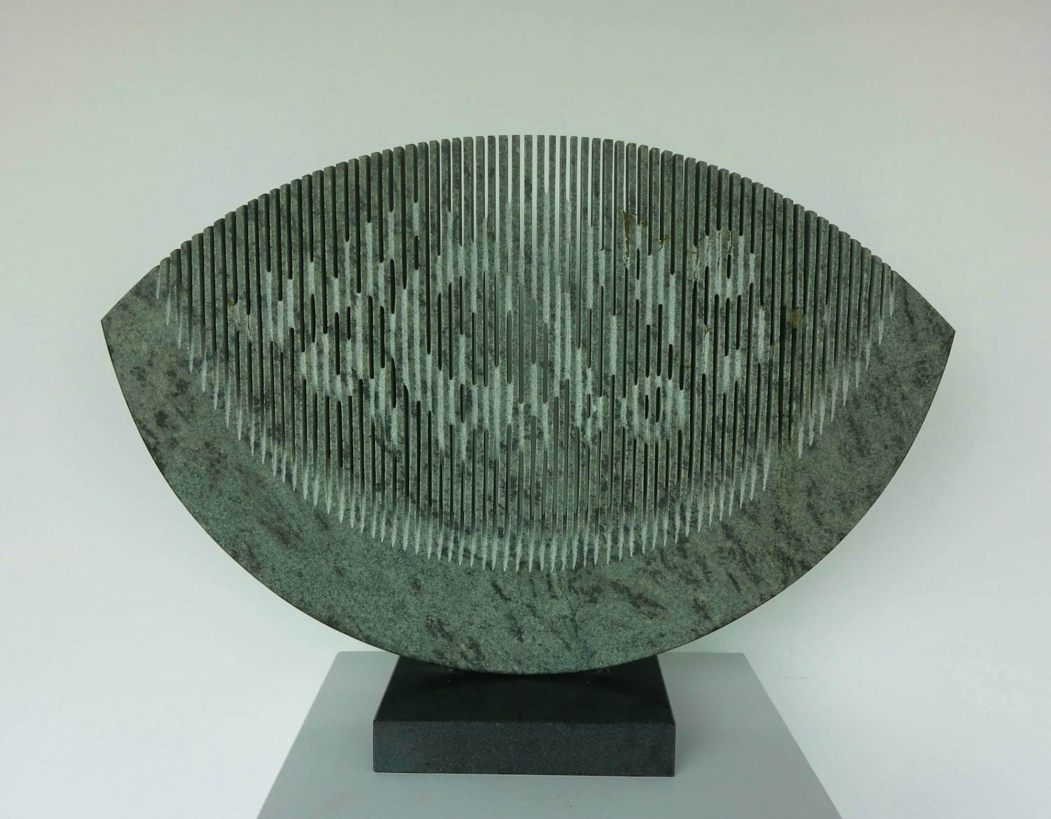 Kubach & Kropp - Groot zwaar beeld uit graniet, Stein für die Stille + 2 boeken! kopen? Bied vanaf 1500!