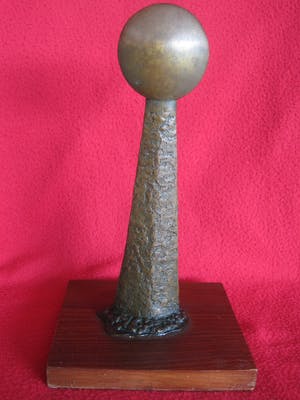 Leo van Oudheusden - Abstracte figuur. kopen? Bied vanaf 95!