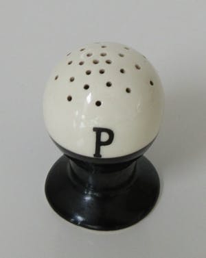 Niet of onleesbaar gesigneerd - Art deco zwart wit aardewerken olie- en azijn Stel kopen? Bied vanaf 10!