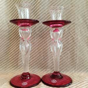 Reijmyre Glasbruk - Prachtige mondgeblazen kandelaars verkocht voor € 40!
