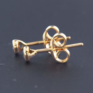 18K Goud - Rosé gouden oorknoppen bezet met 0.12 ct diamant kopen? Bied vanaf 170!
