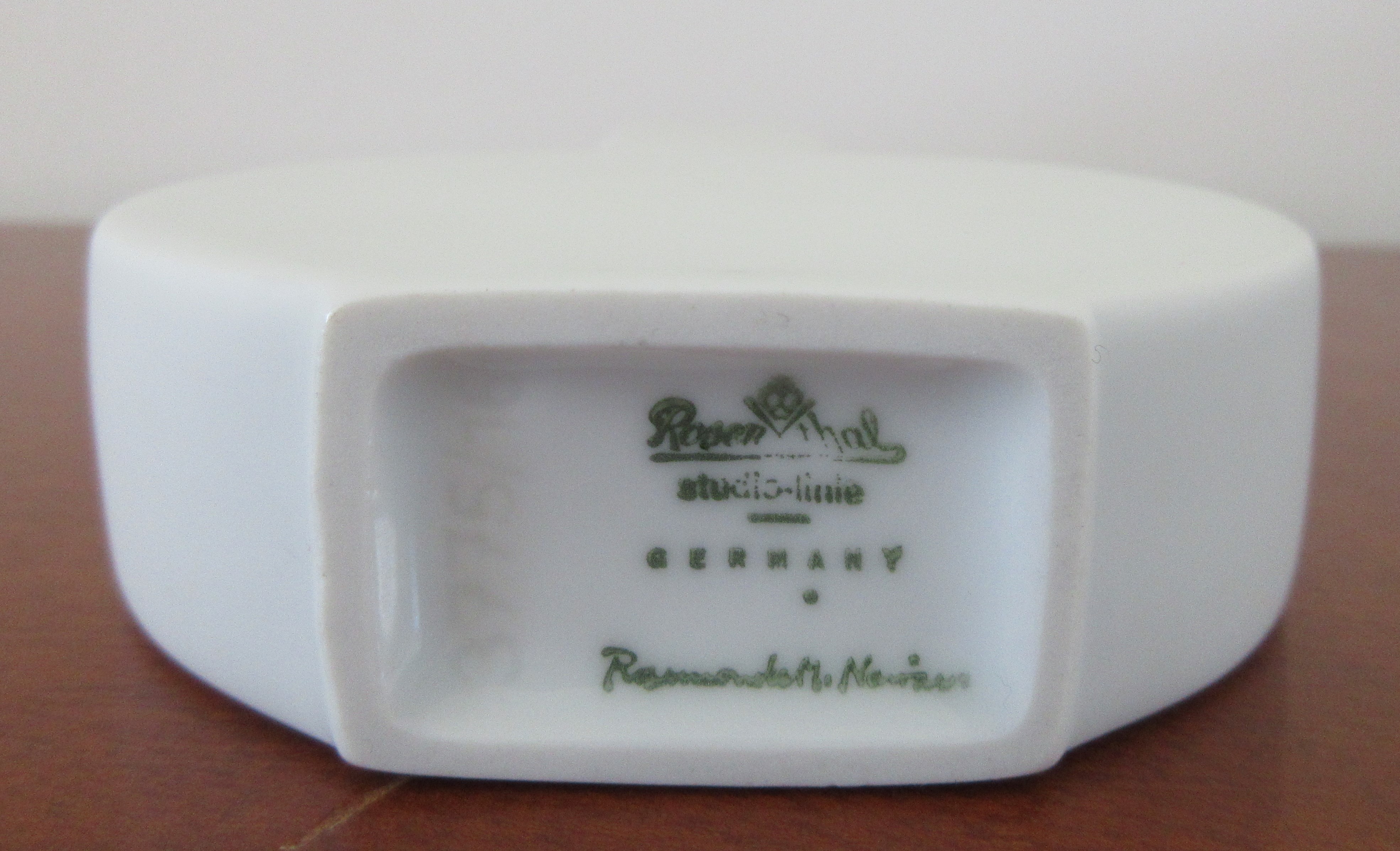 Rosamunde Nairac - Rosenthal Studio Line biscuit porseleinen Bottle vase kopen? Bied vanaf 28!
