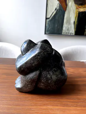 Ati Emmerik - bronzen sculptuur - Niemand mag mijn tranen zien kopen? Bied vanaf 400!