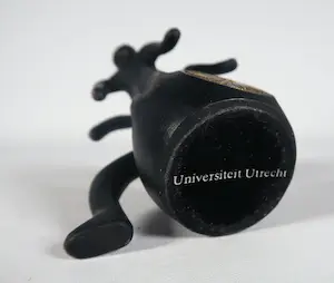 Marianne Naerebout - Perspex, Kleurrijke compositie (lot met bronzen sculptuur door Maarten Benschop) kopen? Bied vanaf 20!