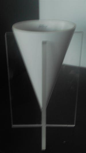 Koninklijke Tichelaar Makkum - Bert Pompe Delta vaas wit kopen? Bied vanaf 36!