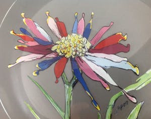 Corry Ammerlaan - Glazen schaal met bloem kopen? Bied vanaf 18!