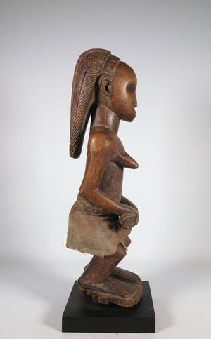 Tabwa - Hout, Gehurkt vrouwenfiguur kopen? Bied vanaf 1!