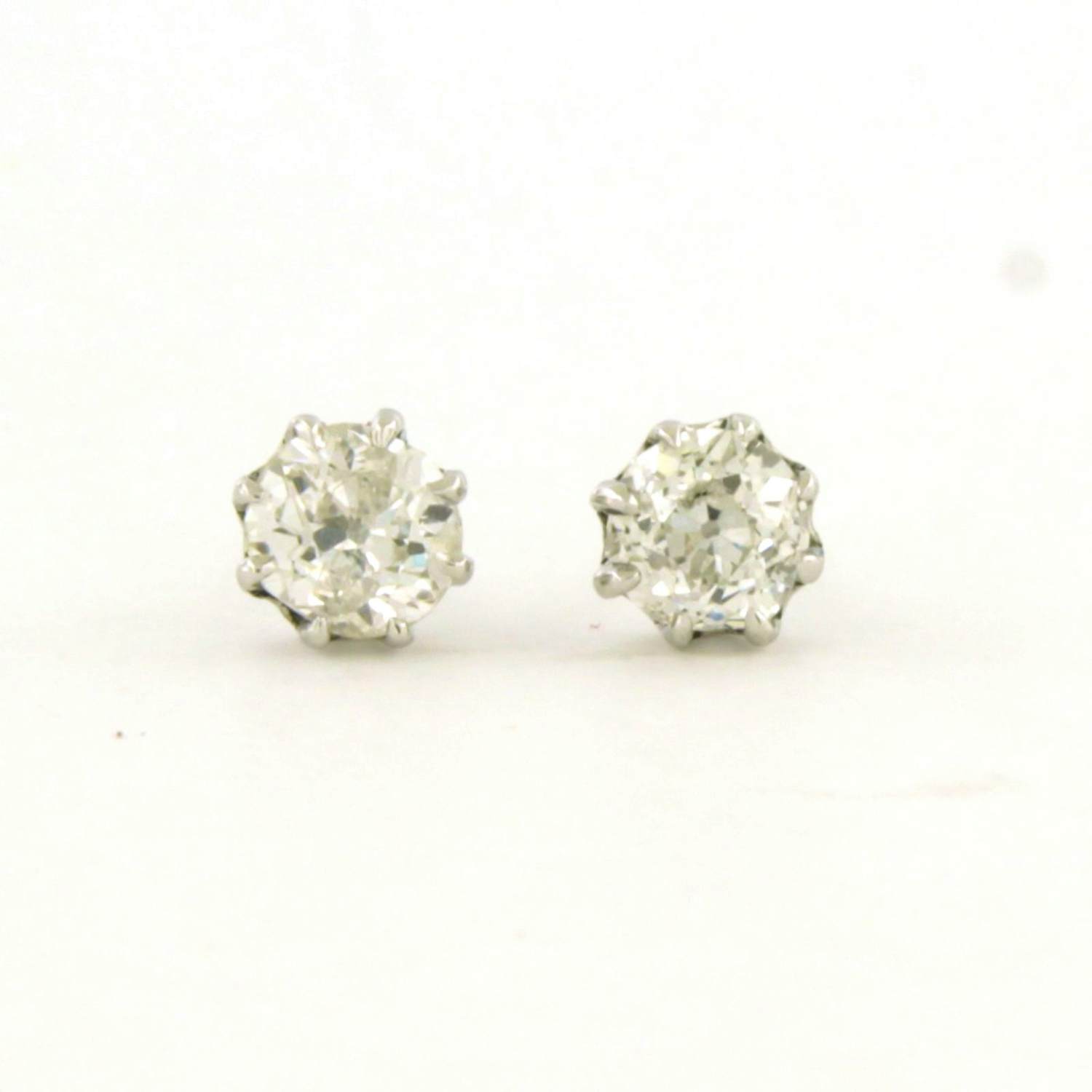 14k witgouden solitair oorknoppen met Bolsjewiek geslepen diamant 1.00ct verkocht voor € 750!