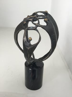 Corry Ammerlaan - Bronzen sculptuur “ De handen ineen “ kopen? Bied vanaf 35!