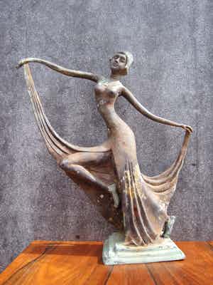 Brons (Onbekend) - Dansende vrouw. verkocht voor € 85!