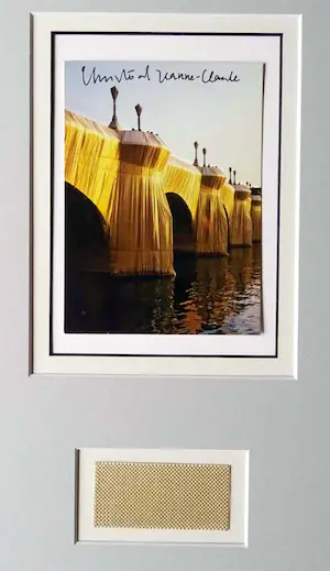 Christo - Project "Pont Neuf wrapped " 1983 - inc. original stofmonster-handgesigneerd kopen? Bied vanaf 129!