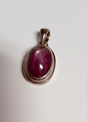 Nieuwe Zilveren hanger net ovale halfronde ster Robijn. kopen? Bied vanaf 60!