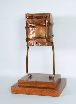 Harry Piller - Sculptuur van koper en hout, Zonder titel kaufen? Bieten Sie von 100!