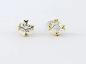 Acheter18k geel gouden solitair oorknoppen met briljant geslepen diamant tot. 0.20ct? Enchérissez de 320!