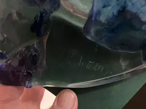 Brons (Onbekend) - Uniek bronzen beeld met glas = gesigneerd. kopen? Bied vanaf 250!