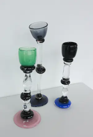 Bernard Heesen - de Oude Horn / Drie speelse glasobjecten kopen? Bied vanaf 250!