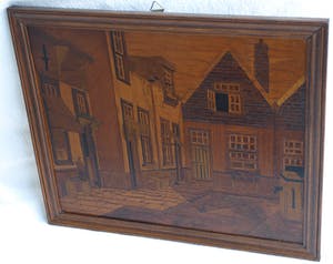 Curiosa - Houtsnijwerk / mozaïek , Stadsgezicht – ingelijst - oud kopen? Bied vanaf 1!