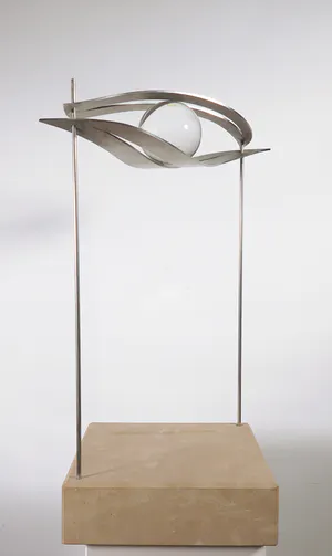 Ton Pors - Stalen sculptuur met glazen bol (Zwaar) kopen? Bied vanaf 1!