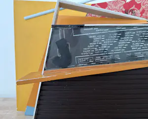 Piet Tuytel - handgesigneerd sculptuur | 'Radio' | Arte Povera 1979 kopen? Bied vanaf 300!
