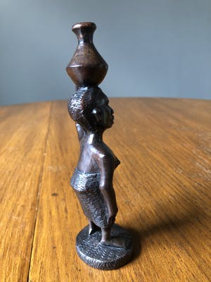 Niet of onleesbaar gesigneerd - Afrikaanse waterdrager kopen? Bied vanaf 1!