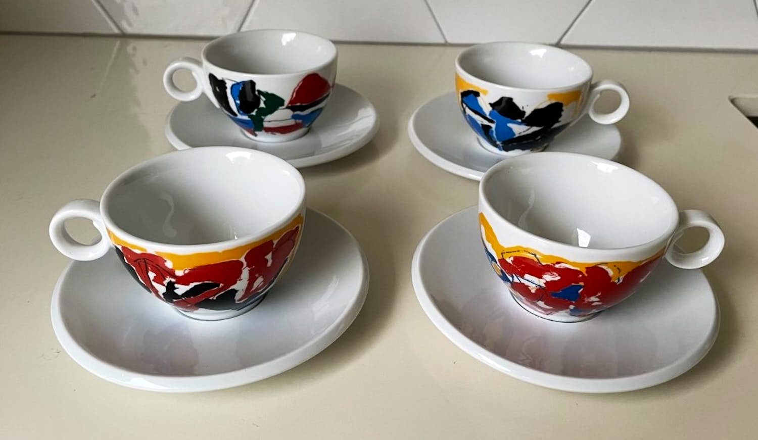 Jan Cremer - Vier porseleinen kop- en schotels voor Perla kopen? Bied vanaf 1!