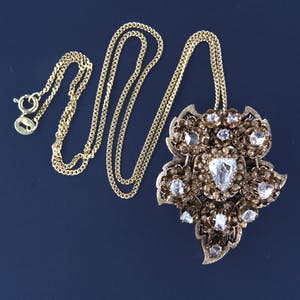 14k gouden collier met broche/hanger bezet met roos geslepen diamant kopen? Bied vanaf 1500!
