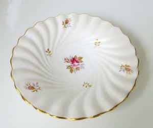 Plateelbakkerij Zuid-Holland - Fifties Platelen Bonbonniere op voet met floraal decor verkocht voor € 1!