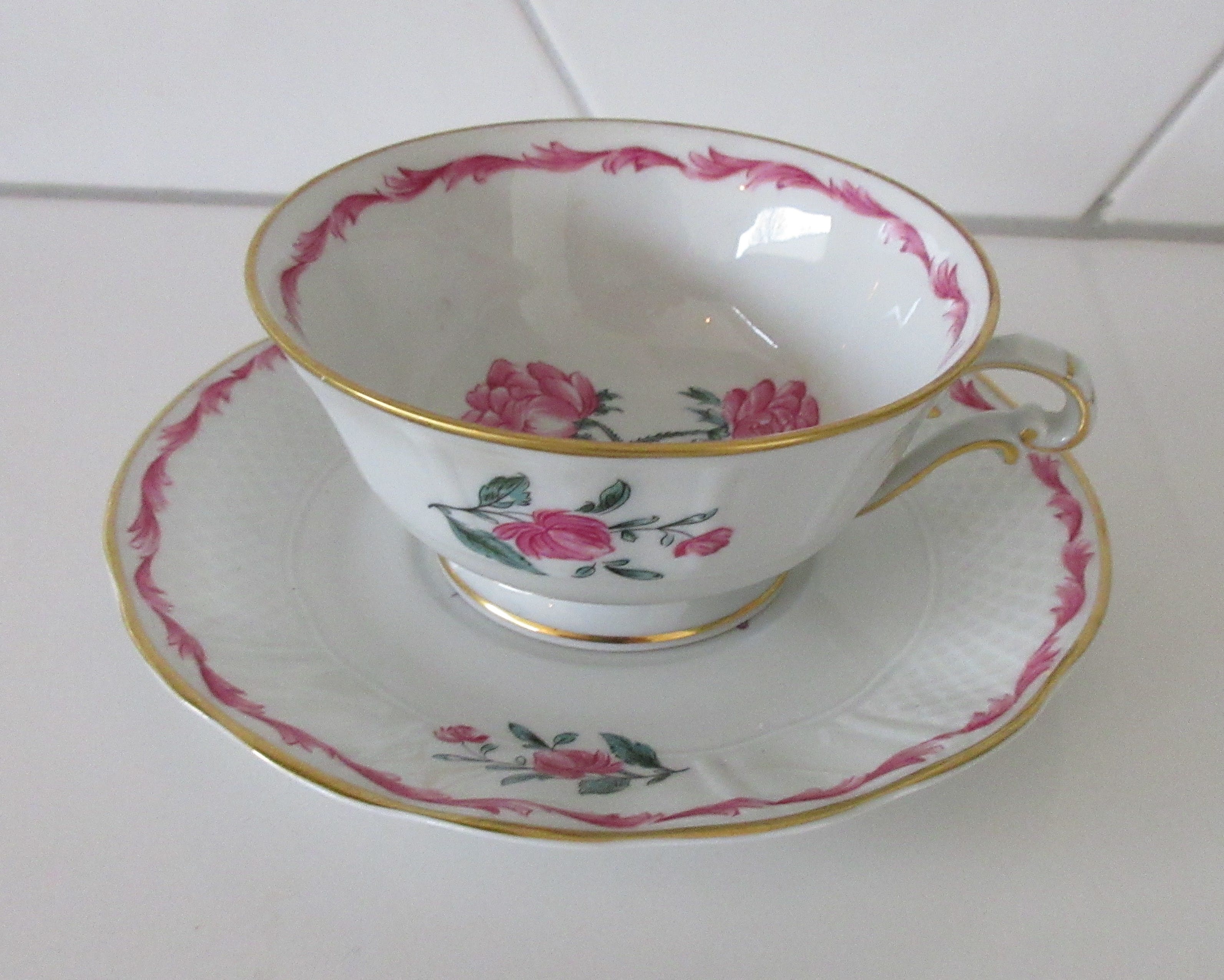 Royal Limoges - Bernadaud & Co Deux Roses/copie d'une Compagnie des Indes XVIII Siecle kopen? Bied vanaf 15!