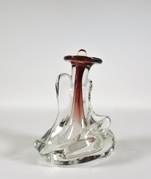 Ireneusz Kizinski - Vrijgevormde helderglazen fles met rood kopen? Bied vanaf 1!