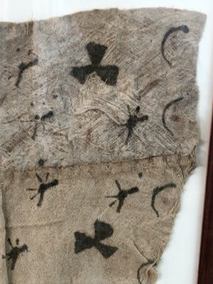 Niet of onleesbaar gesigneerd - Afrikaans hand-printed op vezeldoek kopen? Bied vanaf 1!