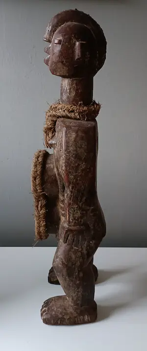 Koro - Ceremonieel beeld met uithollingen om uit te drinken kopen? Bied vanaf 75!