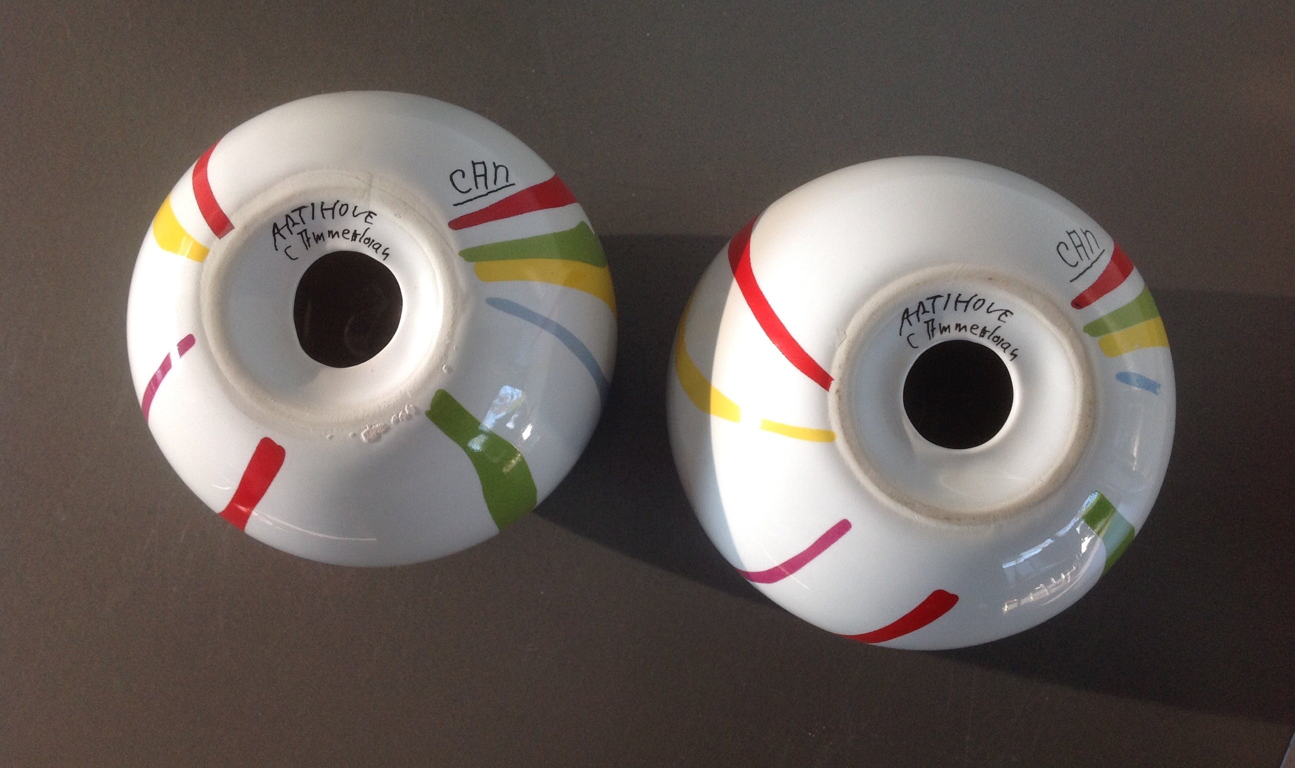 Corry Ammerlaan - Twee bolvormige kaarsenhouders kopen? Bied vanaf 18!