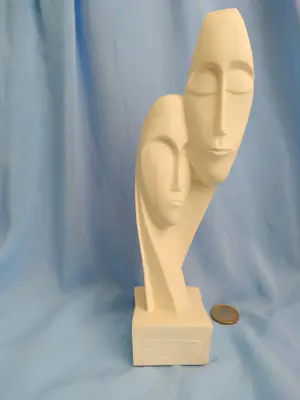 Niet of onleesbaar gesigneerd - Ontroerend beeld van toewijding, albast kopen? Bied vanaf 1!