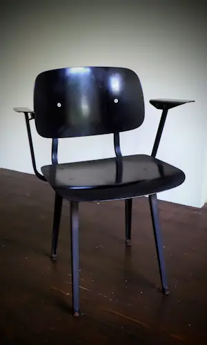 Friso Kramer - Vintage Revoltstoel van Friso Kramer kaufen? Bieten Sie von 145!