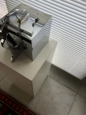 Cornelius Rogge - Tweedelig verchroomd metalen object of Open kubus met één handgreep kopen? Bied vanaf 450!